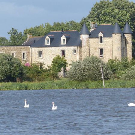 Domaine De Kerbillec Bed and Breakfast Theix Exteriör bild