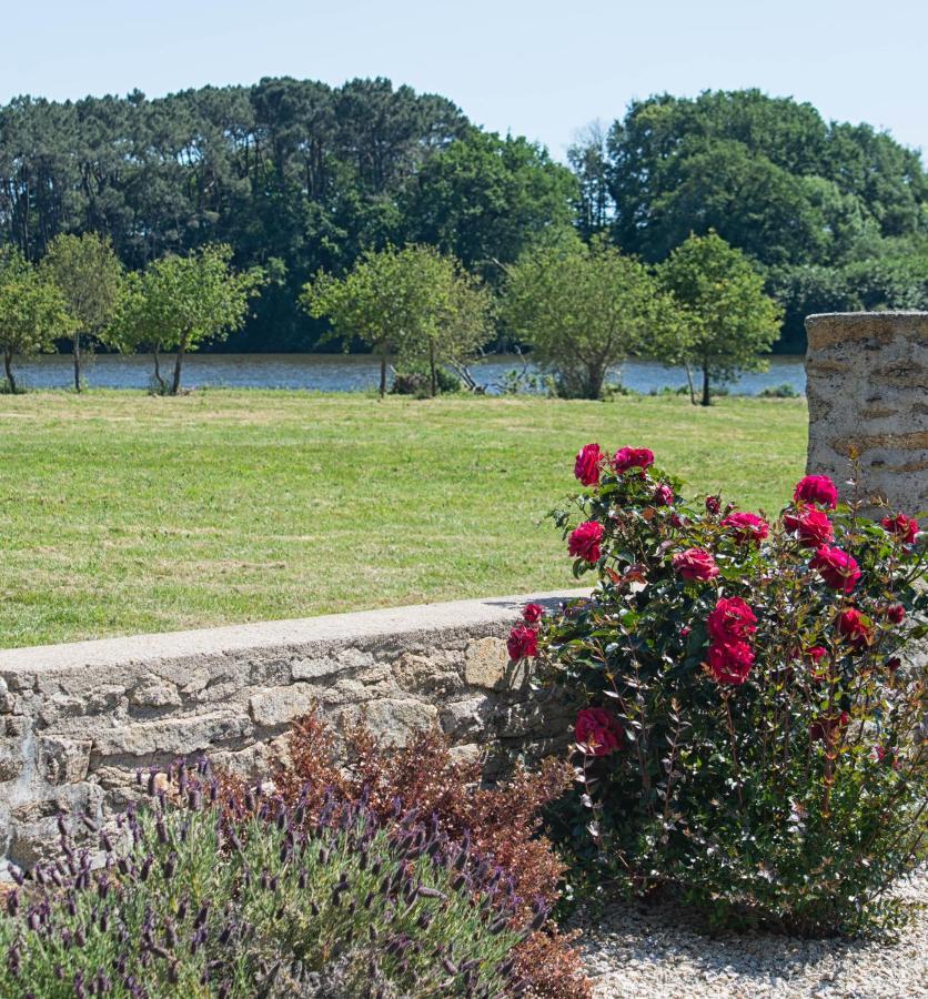 Domaine De Kerbillec Bed and Breakfast Theix Exteriör bild